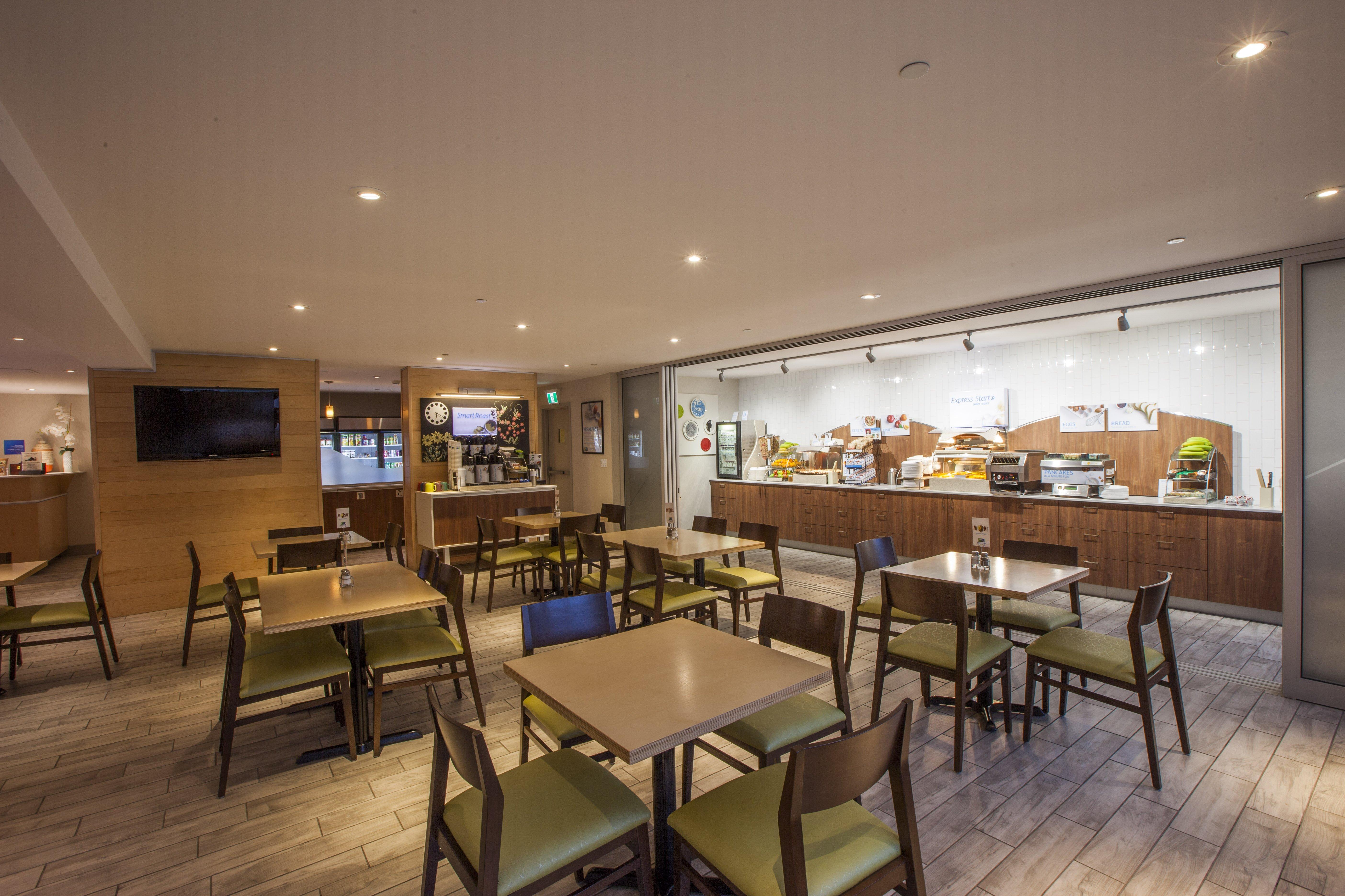 Holiday Inn Express Hotel & Suites Saint John Harbour Side By Ihg Exterior photo